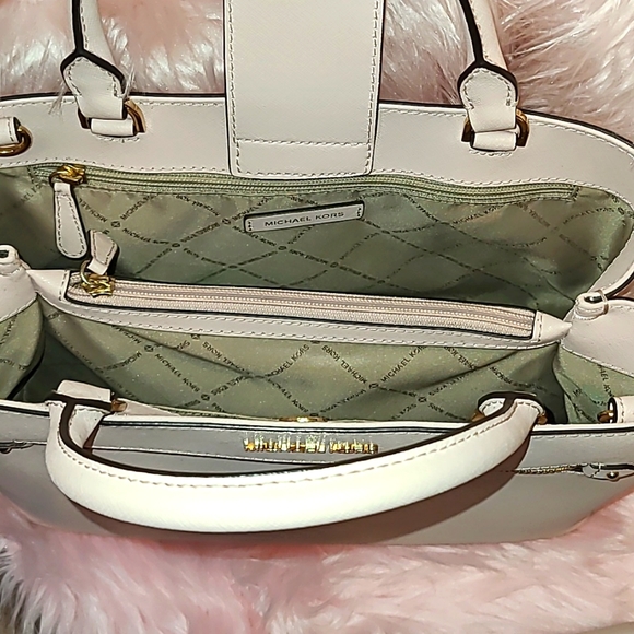 Michael Kors bag and wallet set - Picture 4 of 7